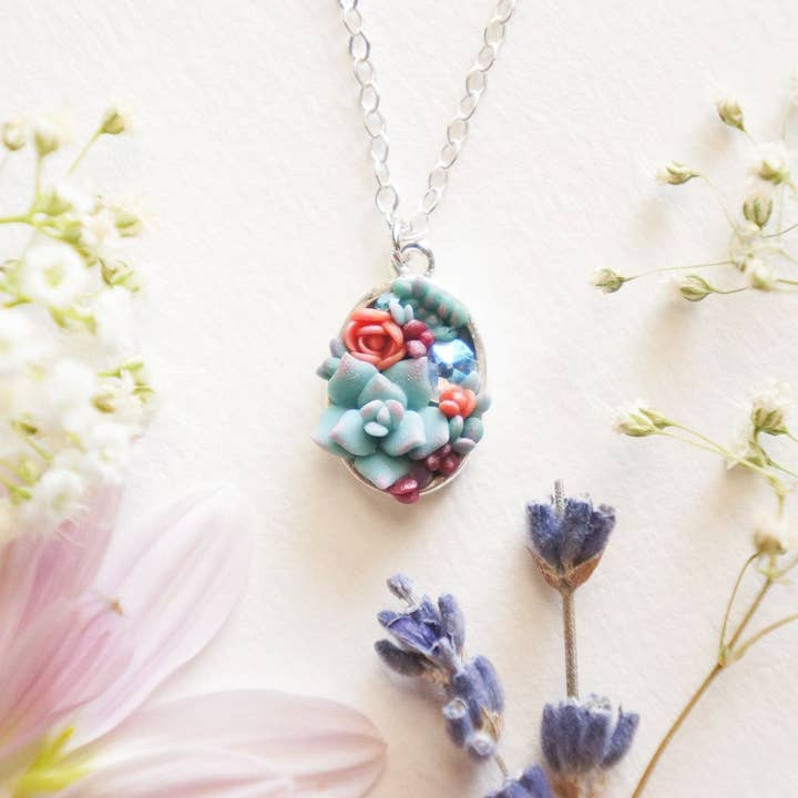 Collana ovale Bitty per la vendita all'ingrosso da parte di Colourful Blossom