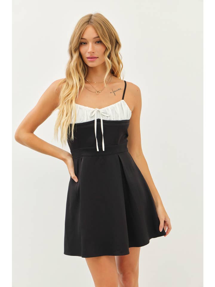 idem ditto - Wholesale Dress - Women's - FIT AND FLARE CONTRAST SHIRRING BUST PLEATED MINI DRESS