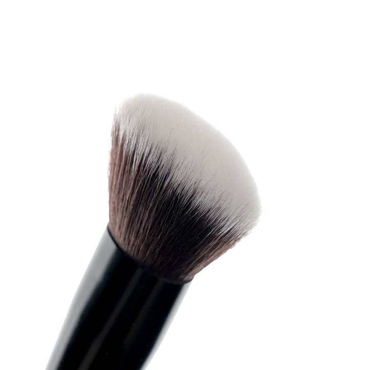 Soinvogue - Vente Pinceau de maquillage joue/visage - Pinceau à fard à joues incliné Brushworks No. 72