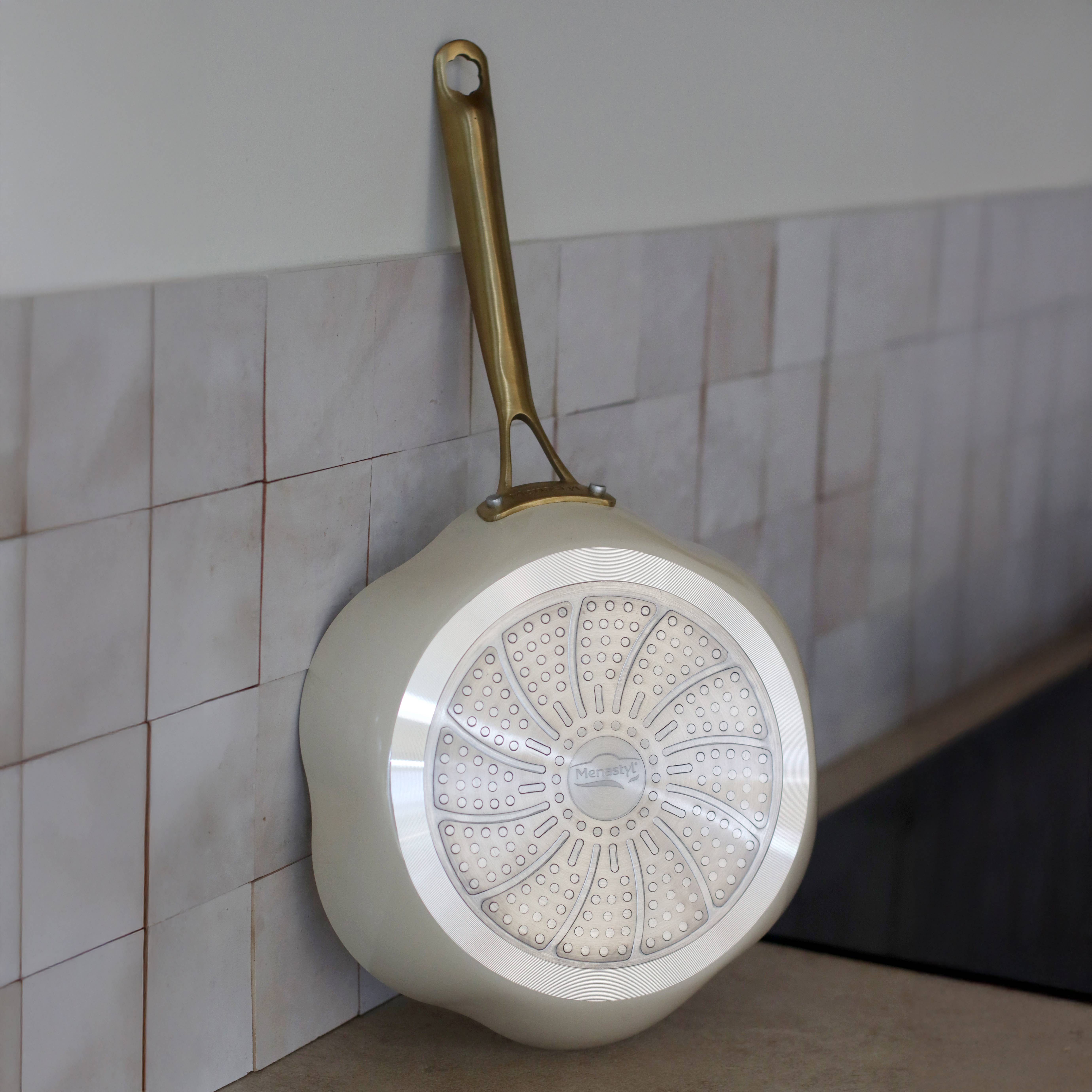 Menastyl - Wholesale Pan - Dahlia pan 26cm in recycled aluminum beige5