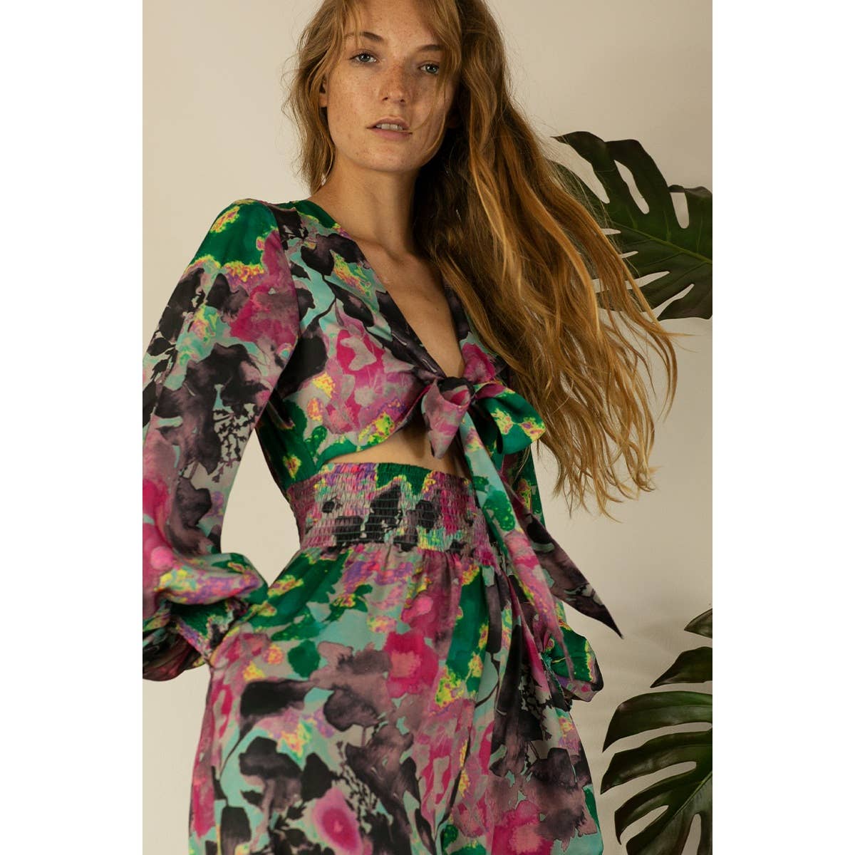 MULTI BLUME Weicher Jumpsuit mit floralem Frontband für den Großhandel auf Faire3