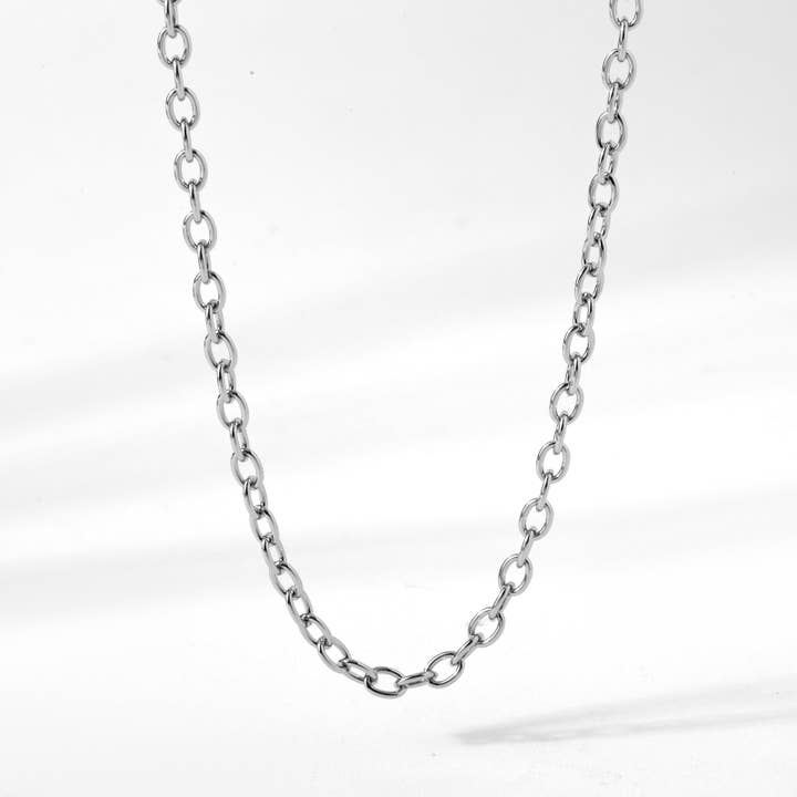 Chaîne de collier avec petit pendentif ovale pour la vente par Origami Owl