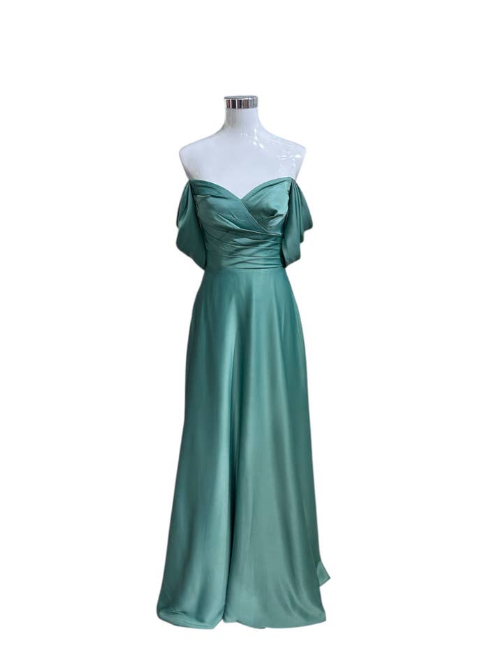 Robe de soirée évasée à col bâteau Vert sauge pour la vente par Les Voiliers