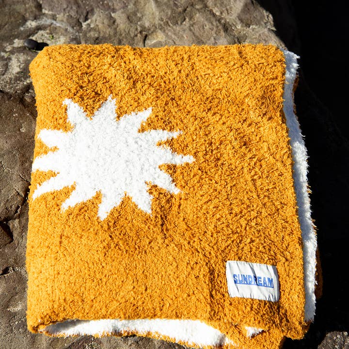 Sundream - Wholesale Throw Blanket - Sun Plush Throw - Buckhorn Brown