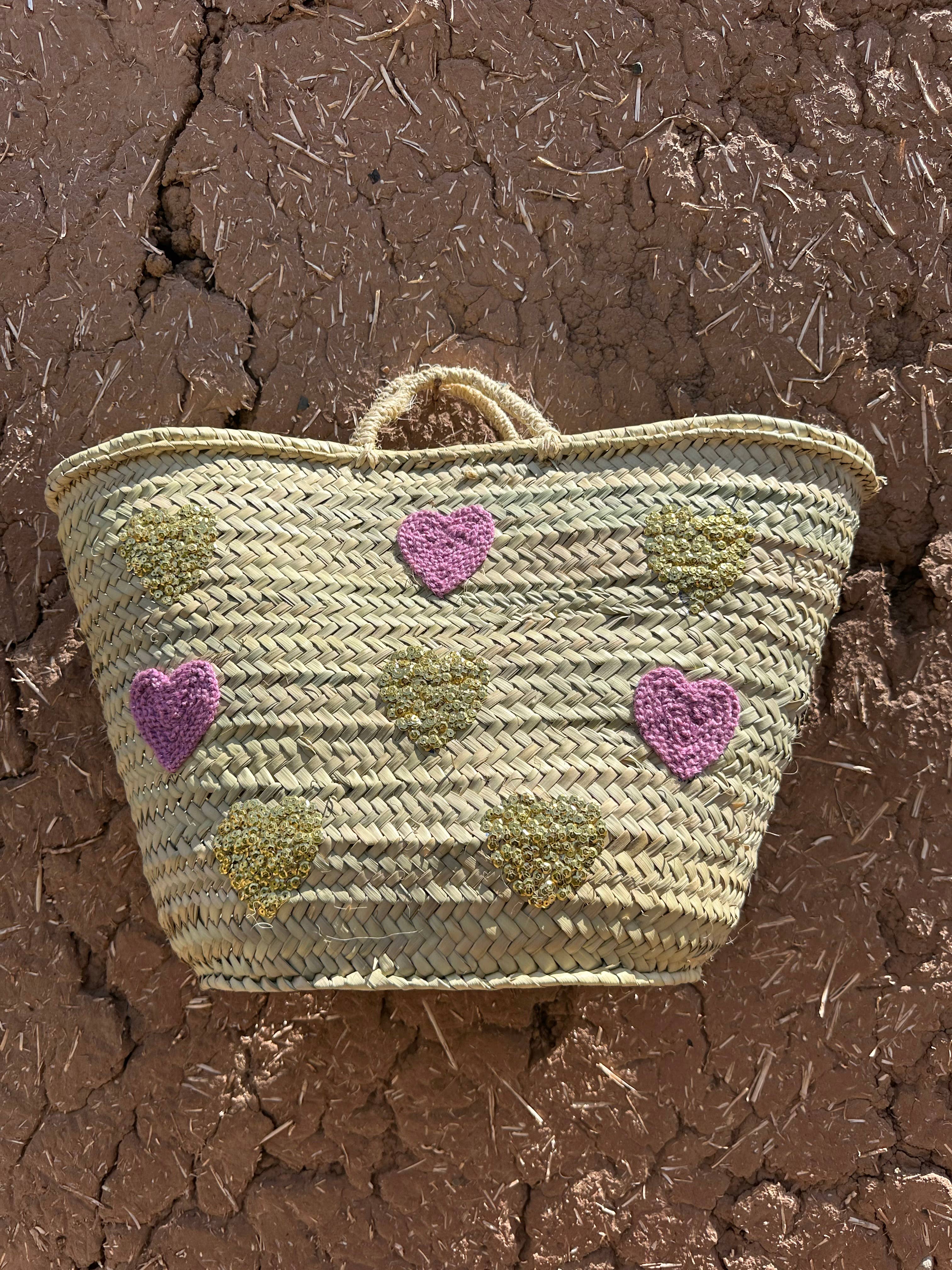 Mikwi – Großhandel Korb – FRENCH BASKET || Marokkanische Strohtasche mit Herzmotiven1