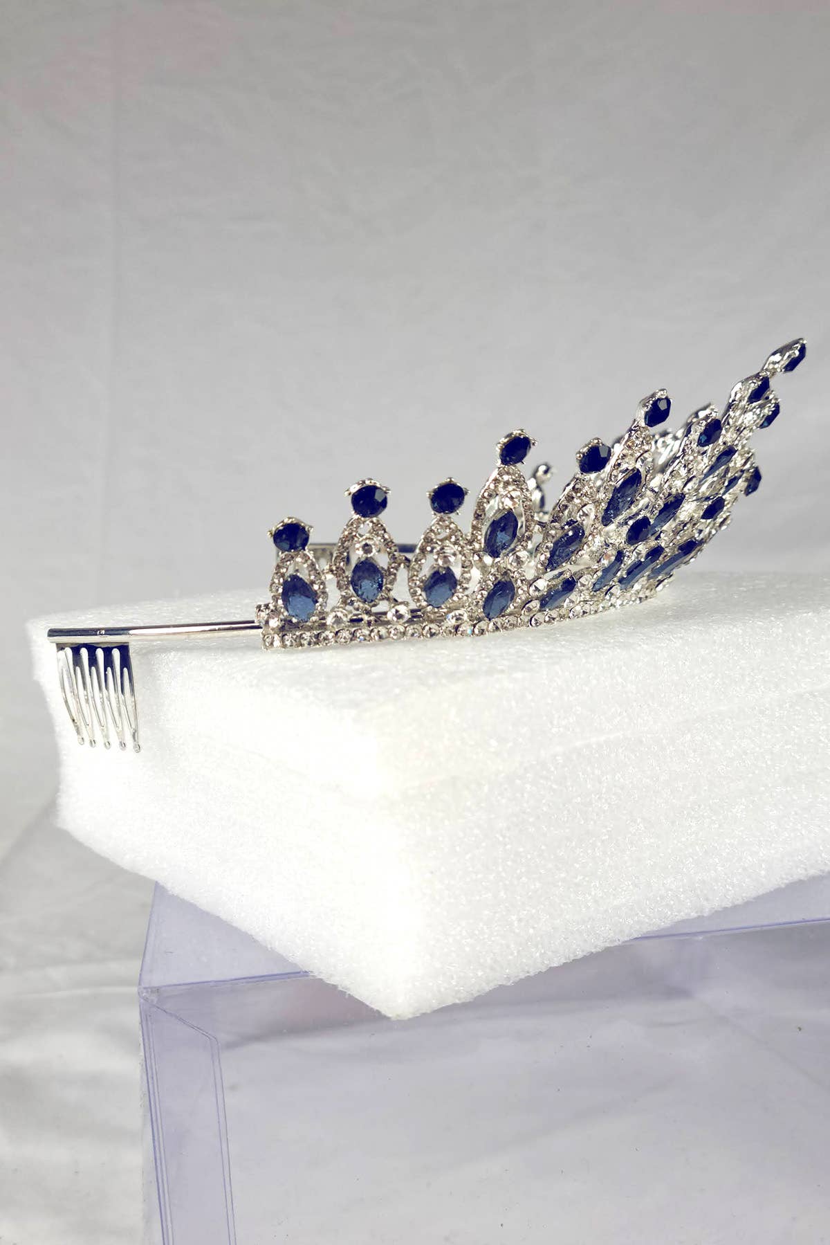 Chicas - Wholesale Tiara - Women's - Tiara with jewel rhinestones, one size fits all HT97411