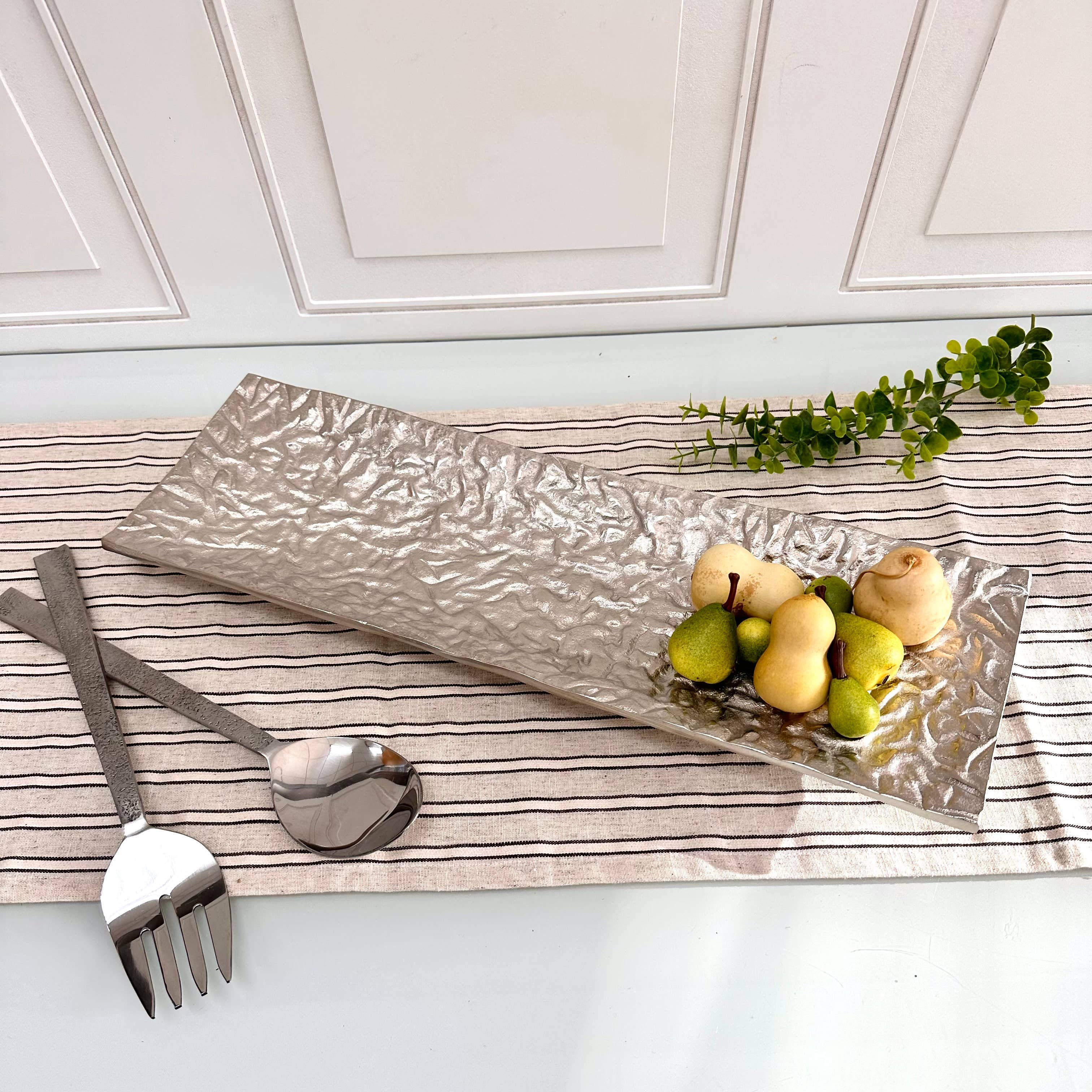 India Handicrafts Inc - Wholesale Decorative Tray - Textured Aluminum Tray3