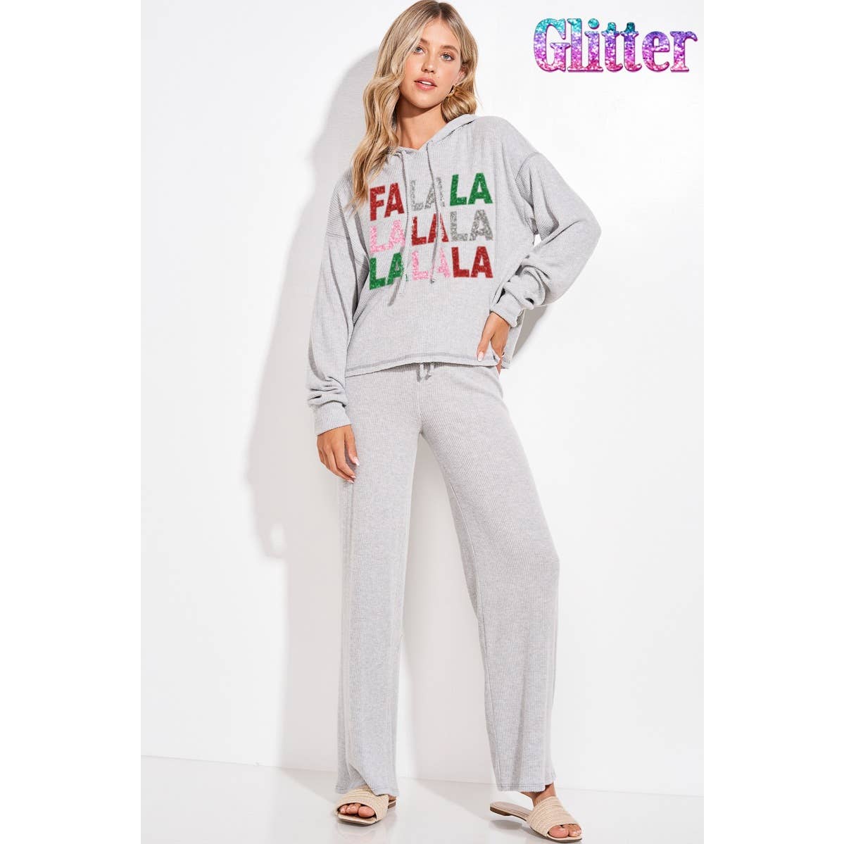 Phil Love – Großhandel Set aus Oberteil und Hose (NICHT Loungewear) – Damen – Falalala Loungewear-Set mit geripptem Kapuzenpulli und Glitzer-Print18