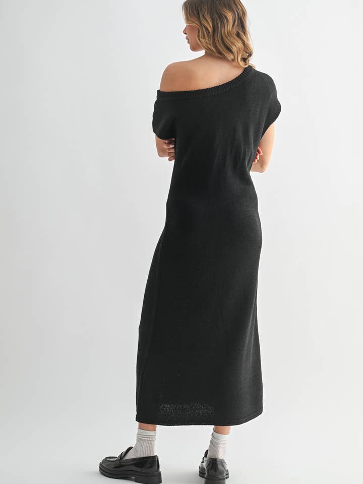 Wishlist Apparel - Wholesale Dress - Women's - SCOOP NECK KNIT SWEATER MIDI DRESS / WL25-115356