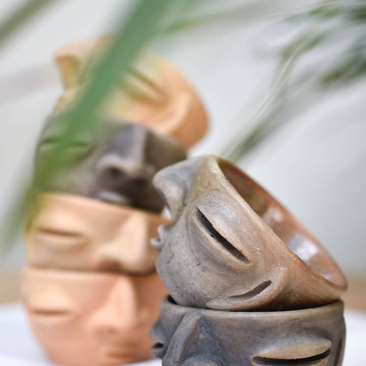 Faccia Mezcalero per la vendita all'ingrosso da parte di This is Latin America