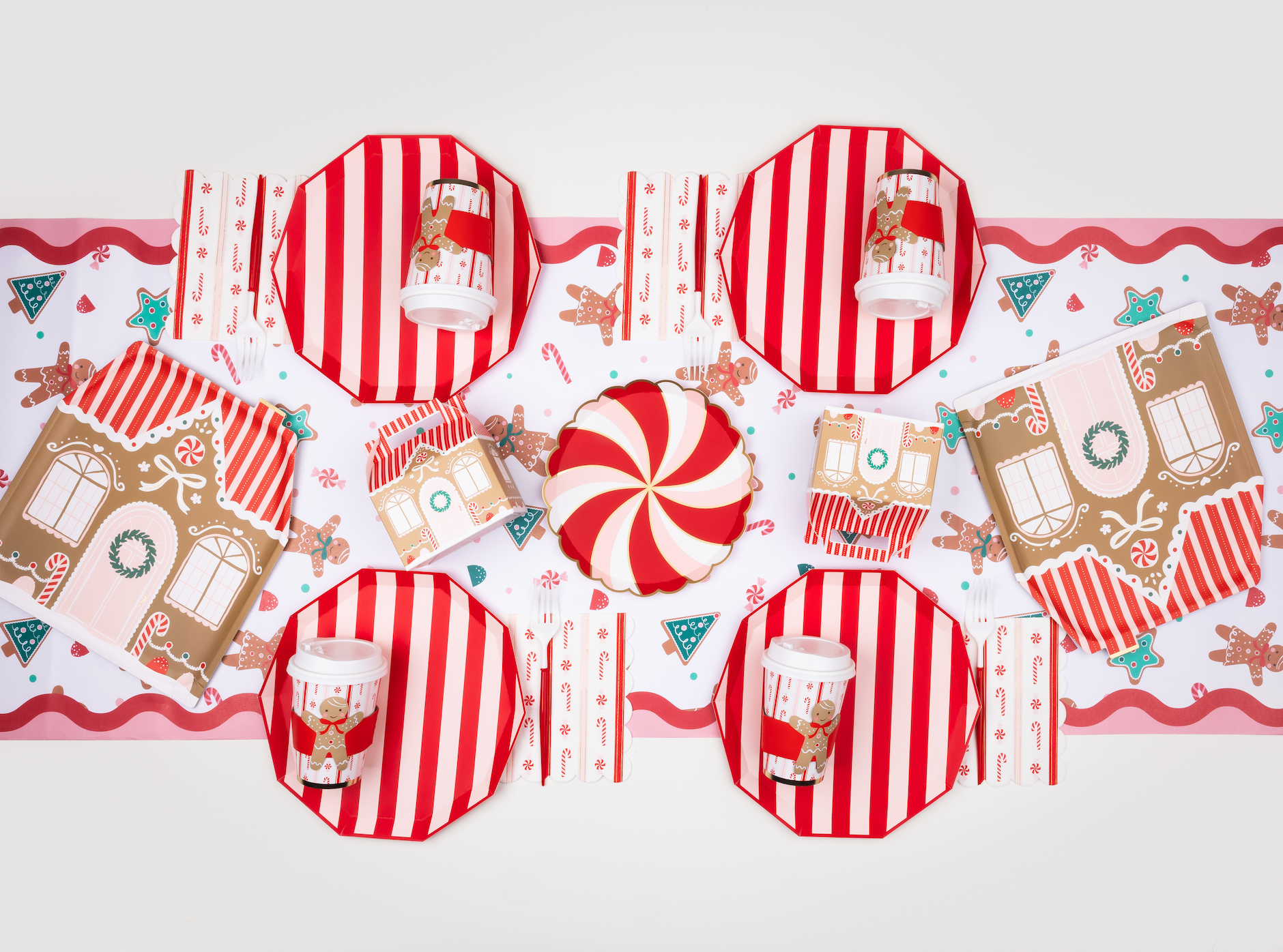 Bonjour Fête - Wholesale Kartonnen bordje - SWEET GINGERBREAD HOUSE GROTE BORDEN2