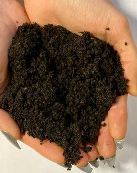 Wormganix Worm Castings – wholesale Fertiliser – Wormganix 1 Litre Bucket Premium Worm Castings Vermicompost Organic Moist Fresh2