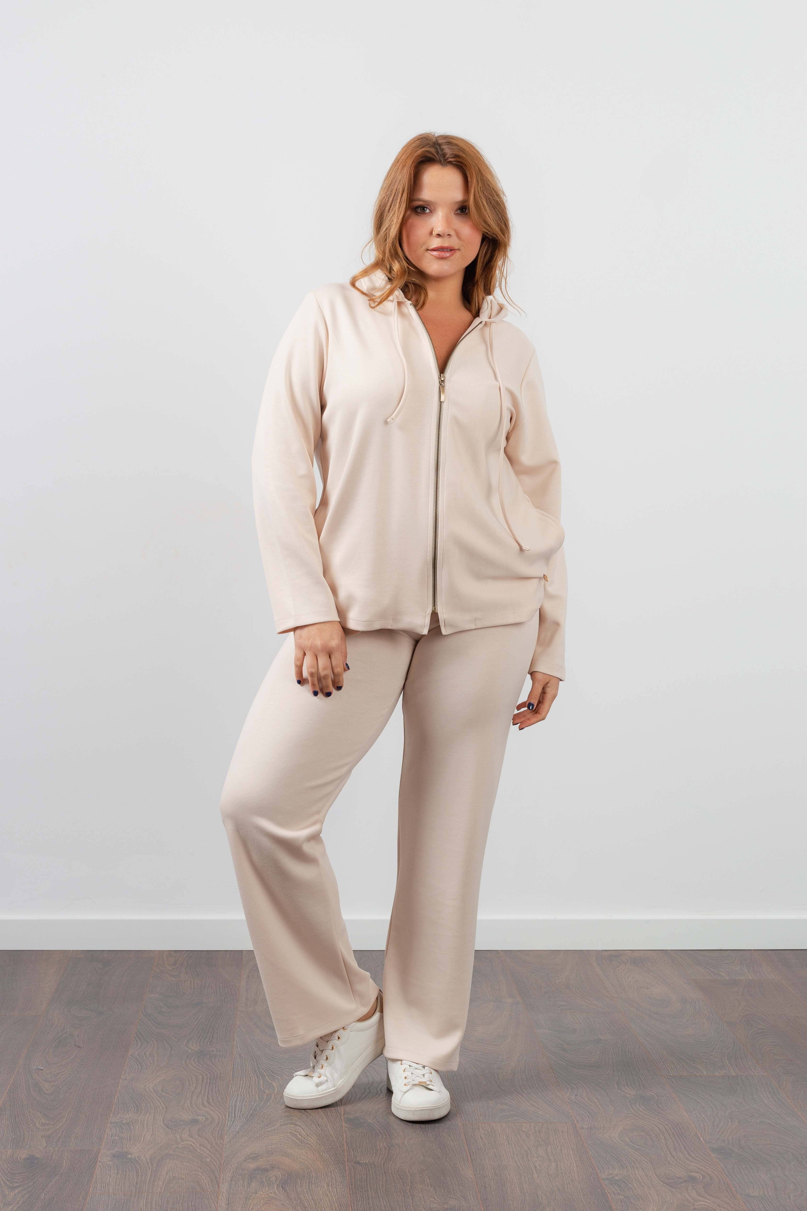 Teresa Cardoso Oliveira – Engroshandel Træningsdragt – til kvinder – 252001 - Træningsdragt i glat strik Forår-Sommer Kollektion Store Størrelser4