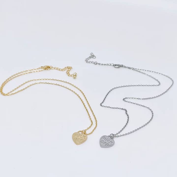 Mio Queena - Venta al por mayor Collares con colgantes/abalorios - Collar con colgante en forma de corazón chapado en oro «FUCK OFF»