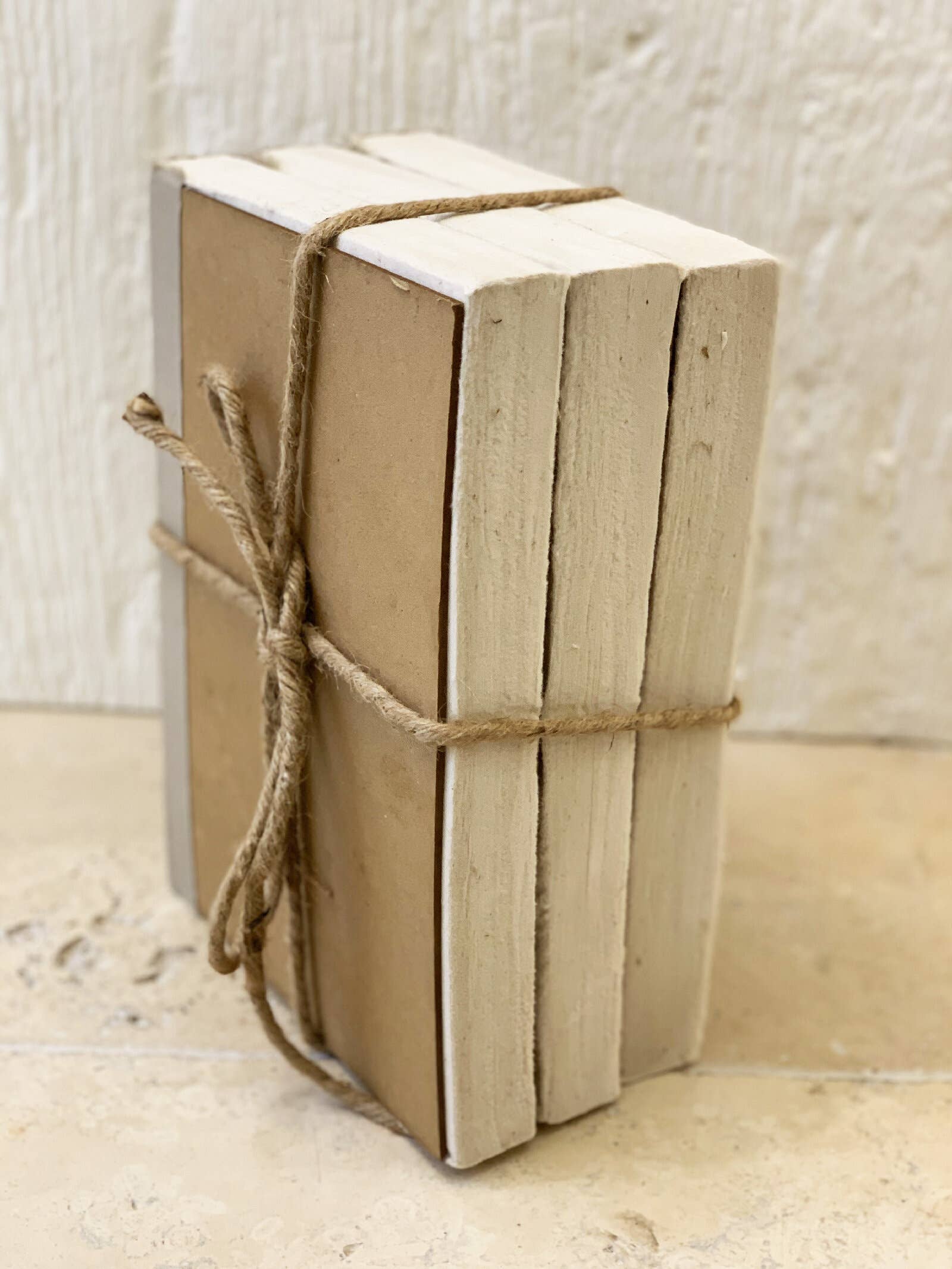 RACHA – wholesale Skissbok/skissblock – Set om 3 skissböcker formade som gamla böcker1