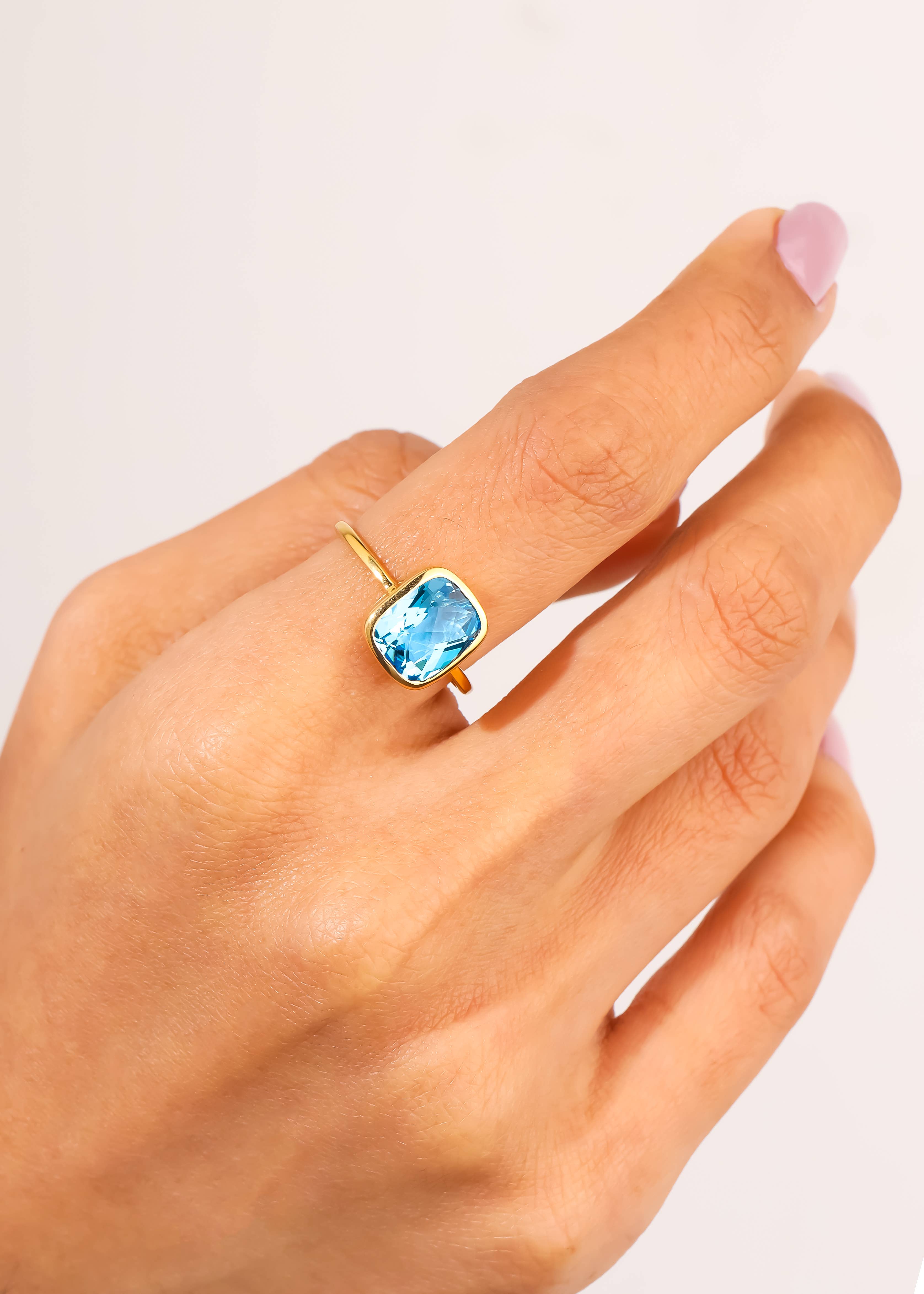 Tiramisu - Wholesale Single Stone/Solitaire Ring - Gold Plated 925 Silver Azure Embrace London blue Topaz Ring1