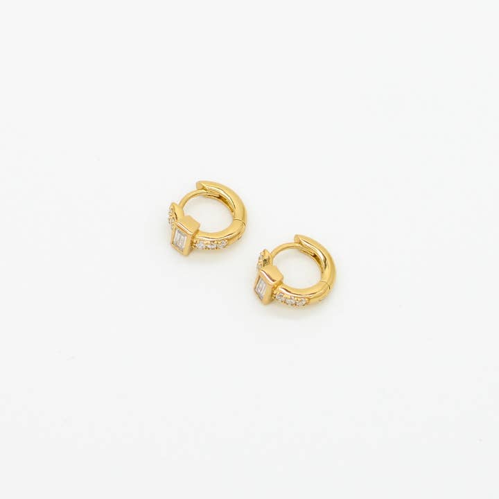 Au 79 - Wholesale Huggie Earrings - Rhodes Baguette Huggies2