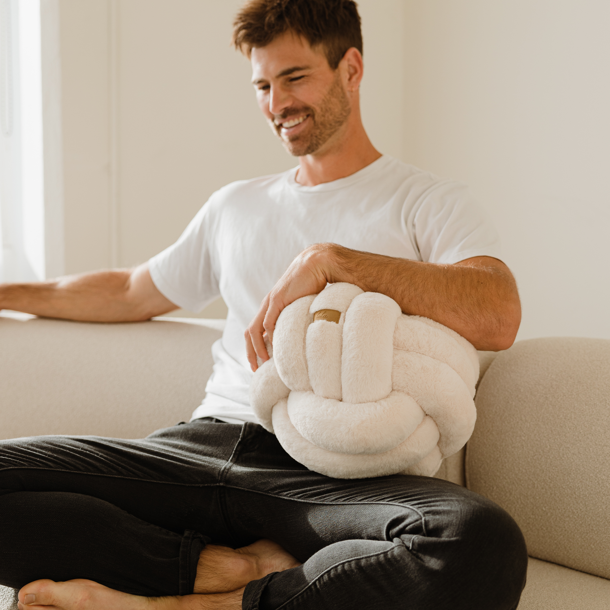 Lola Blankets - Wholesale Throw/Decorative Pillow - Knotty Pillow Cream1