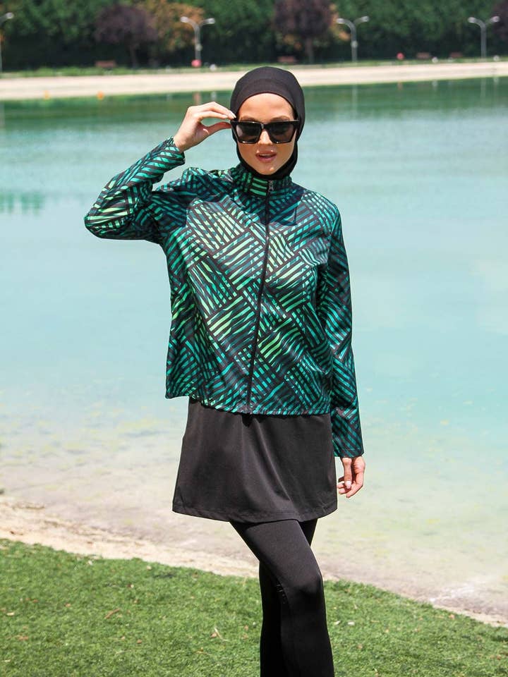 Maillot de bain modeste en burkini noir tissé M2273 pour la vente par Marina Swimwear