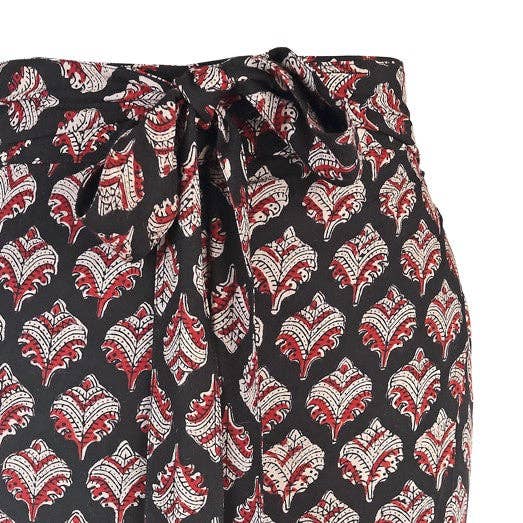 ABRACOLORS - Vendita all'ingrosso Gonna - Donna - Gonna nera annodata1