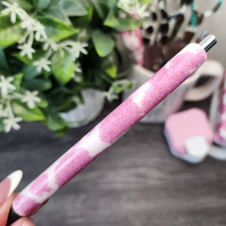 Bolígrafo de resina con estampado de vaca rosa para venta al por mayor de Daisy Grove Studio