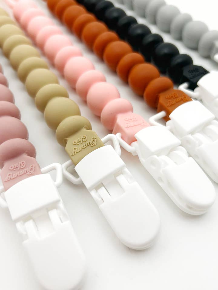 Gummy Chic siliconen speenkoord en speelgoedriem voor wholesale door Gummy Chic