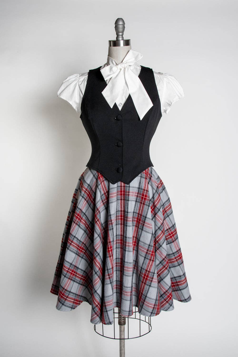 Heart of Haute - Wholesale Suit Vest - Women's - Veronica Vest - Black1