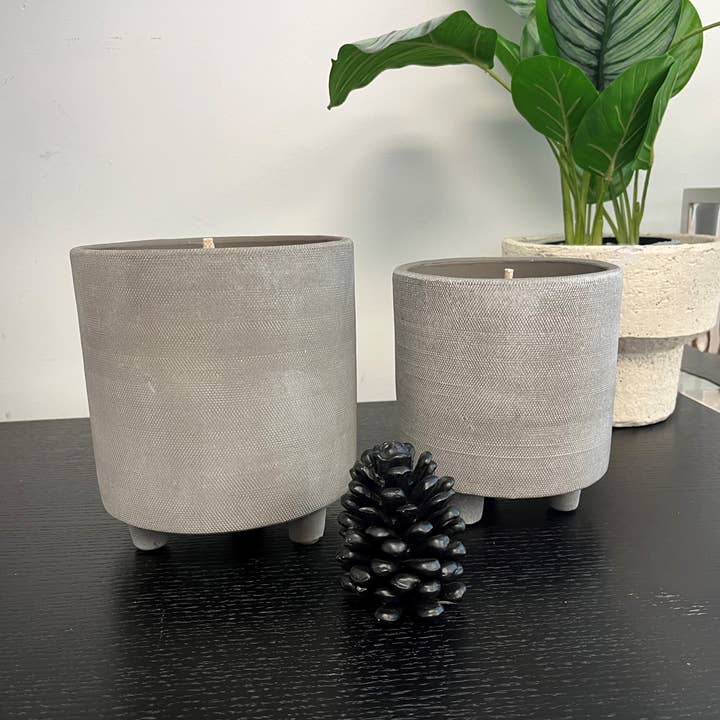 BIDKhome - Wholesale Novelty Candle - Lg Flowerpot w/3 Planter feet Taupe Candle Dia 7” - TAUPE
1