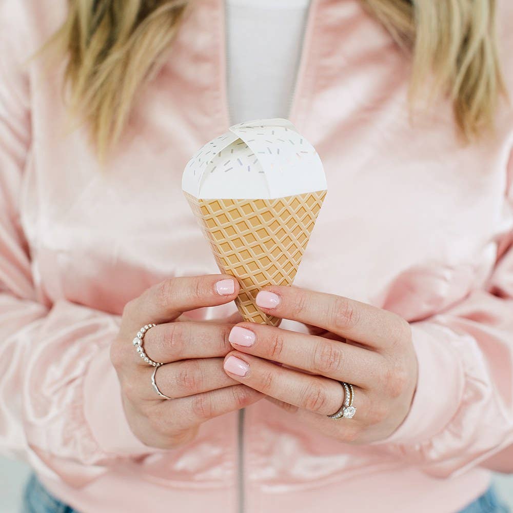 Weddingstar Inc. – wholesale Party favour bag/box – Uniquely Shaped Paper Wedding Favor Boxes - Ice Cream Cone3