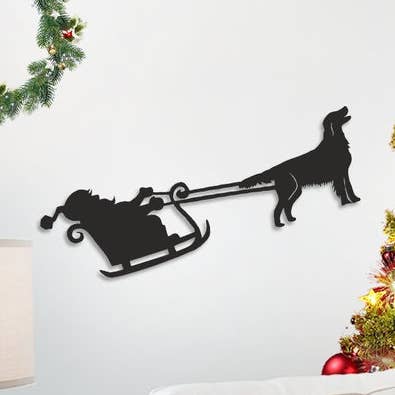 Flad Frakke Retriever Santa Sleigh Dekoration for engroshandel hos Steel Images