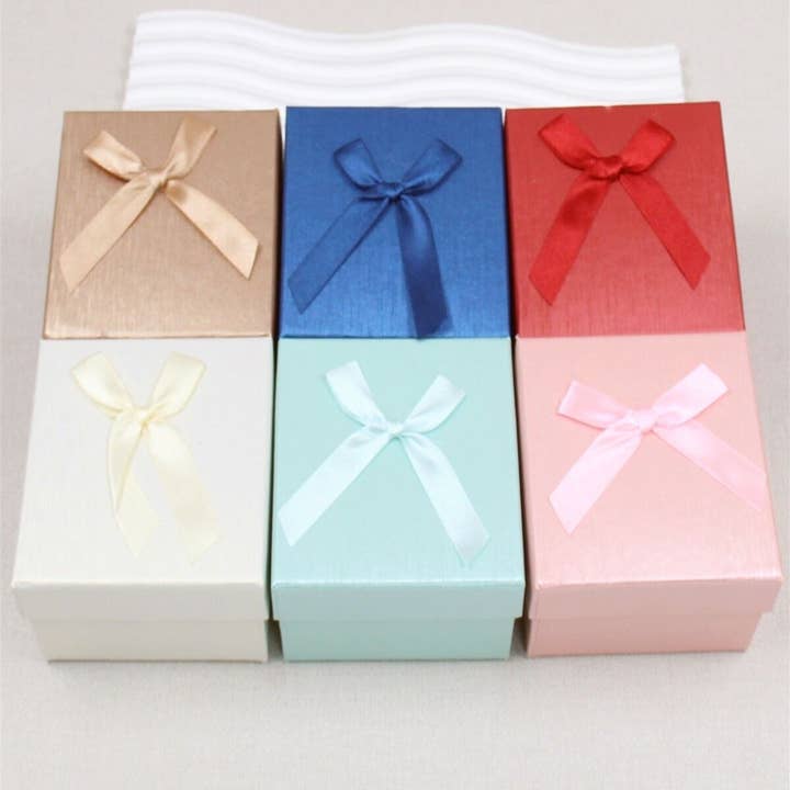 BELLISSIMA BIJOUX - Venta al por mayor Caja de regalo - Caja de Regalo con Cojín - Elegancia en Miniatura0