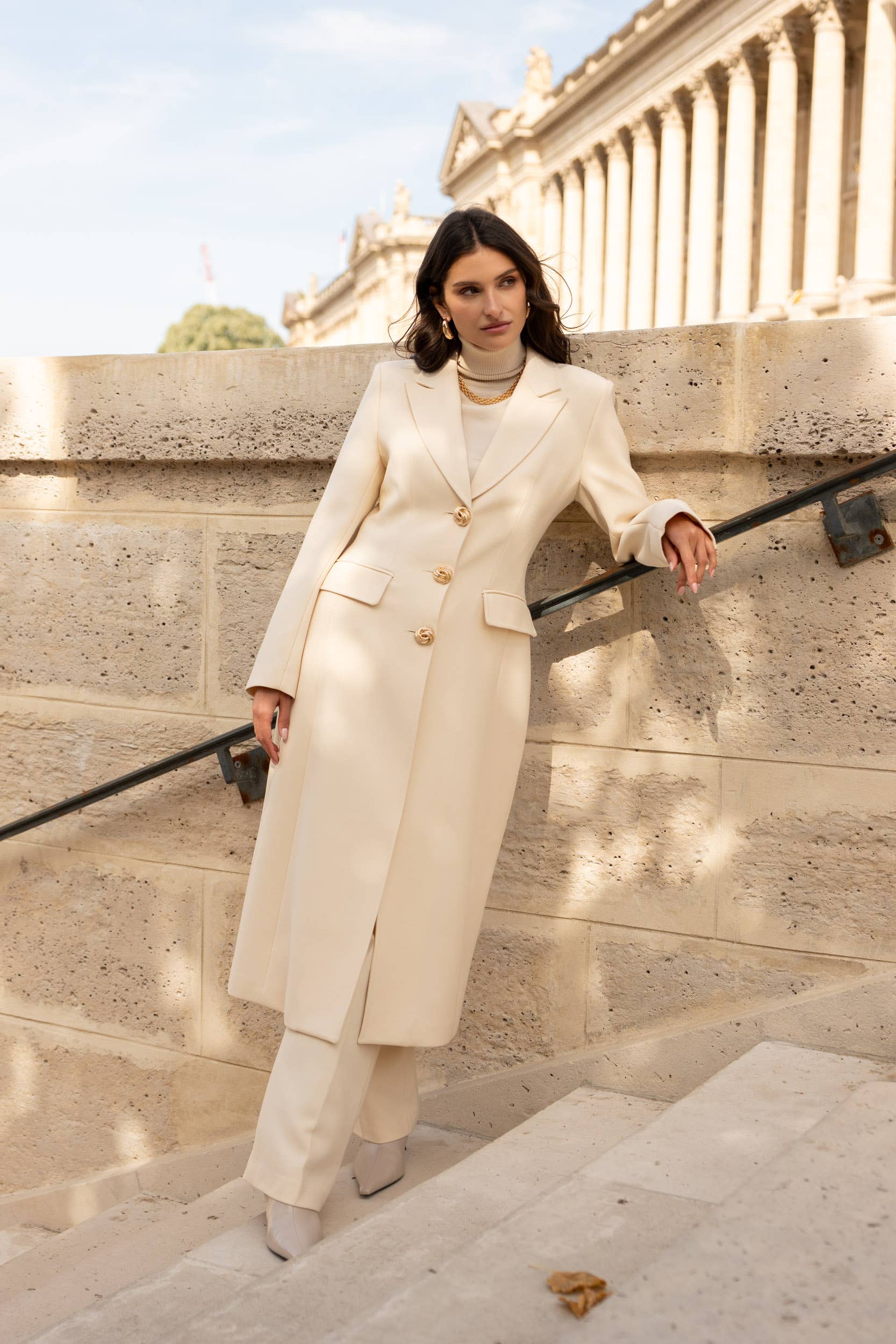 Attentif Paris - Vente Manteau – femme - [Thick] Manteau long à coupe ajustée orné de boutons dorés30