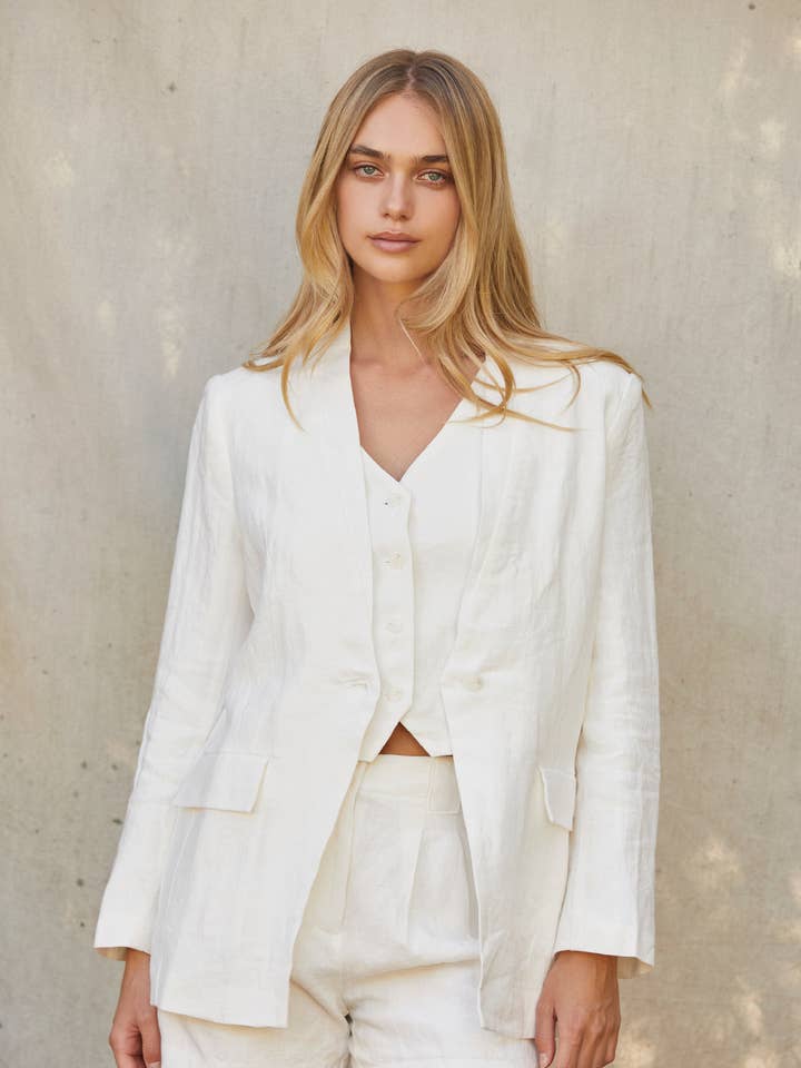 CJ9095 - Zoey Linen Blazer and other Purchase Wholesale linen blazer. Free Returns & Net 60 Terms on Faire trending on Faire.