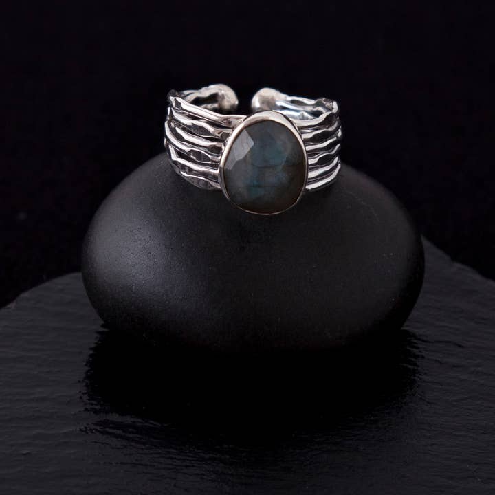 Bramble-ring van sterling zilver met labradorietsteen voor wholesale door Baizaar