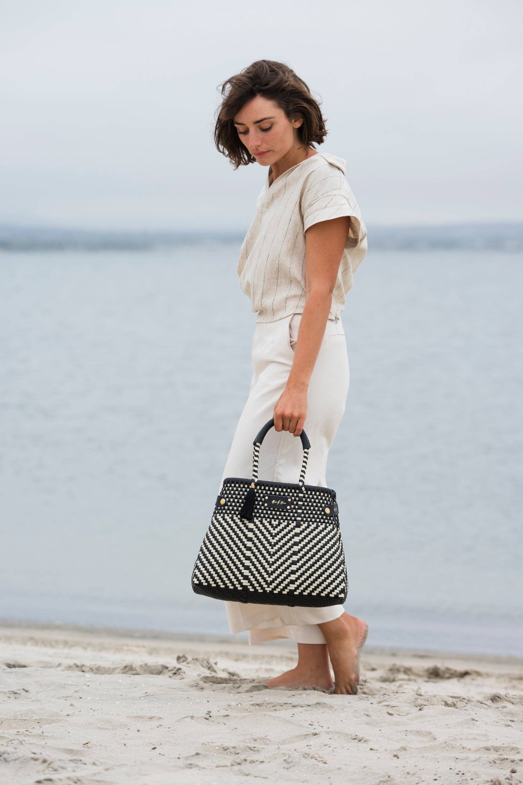 MAVIS BY HERRERA - Vendita all'ingrosso Borsa con manico - Donna - Borsa Convertibile a Basso Inquinamento - Lusso Avorio Nero3