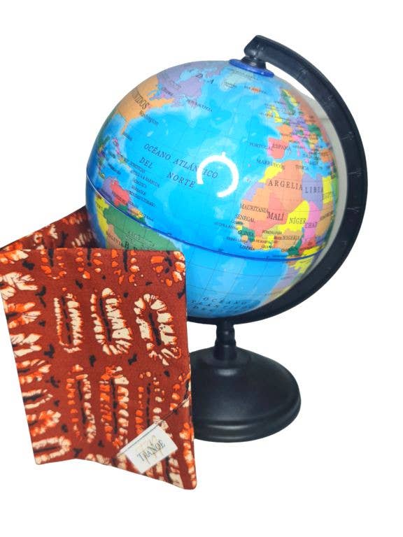 PROTEZIONI PER PASSAPORTI IN TESSUTI CERATI per la vendita all'ingrosso da parte di ThaNoé