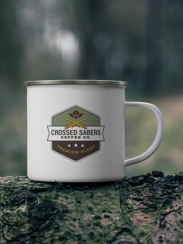 TAZZINA DA CAFFÈ «FUELING BRAVERY, ONE SIP AT A TIME» per la vendita all'ingrosso da parte di Crossed Sabers Coffee