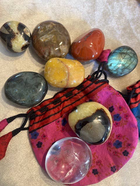 Pierres Shavasana pour la vente par Smudgin Soul Sister