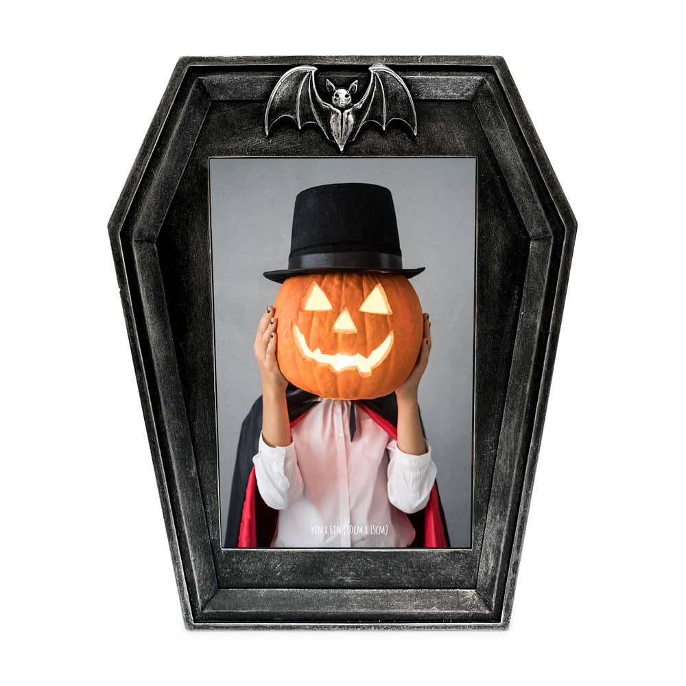 Isaac Jacobs International – wholesale Picture frame – Isaac Jacobs 4x6 Vampire Coffin-Shaped Picture Frame 2