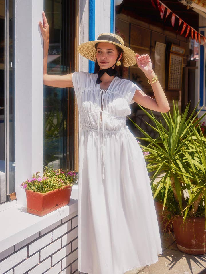 Weißes Maxikleid mit Paspeldetail für den Großhandel von JUSTE