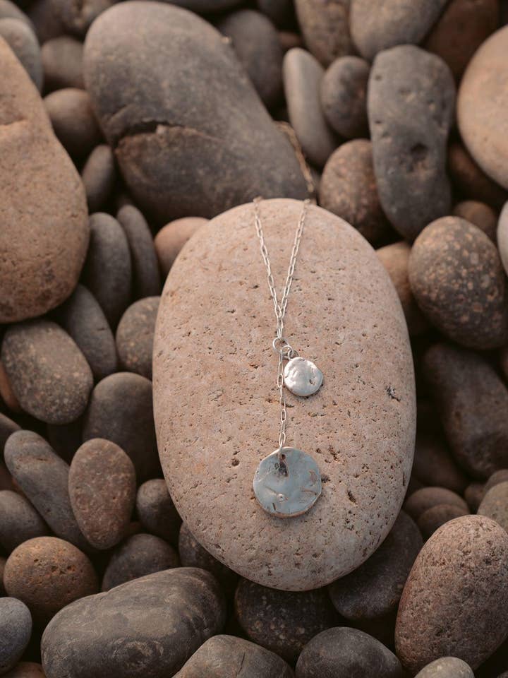 Collana Andromeda in argento Lariat per la vendita all'ingrosso da parte di Dea Dia