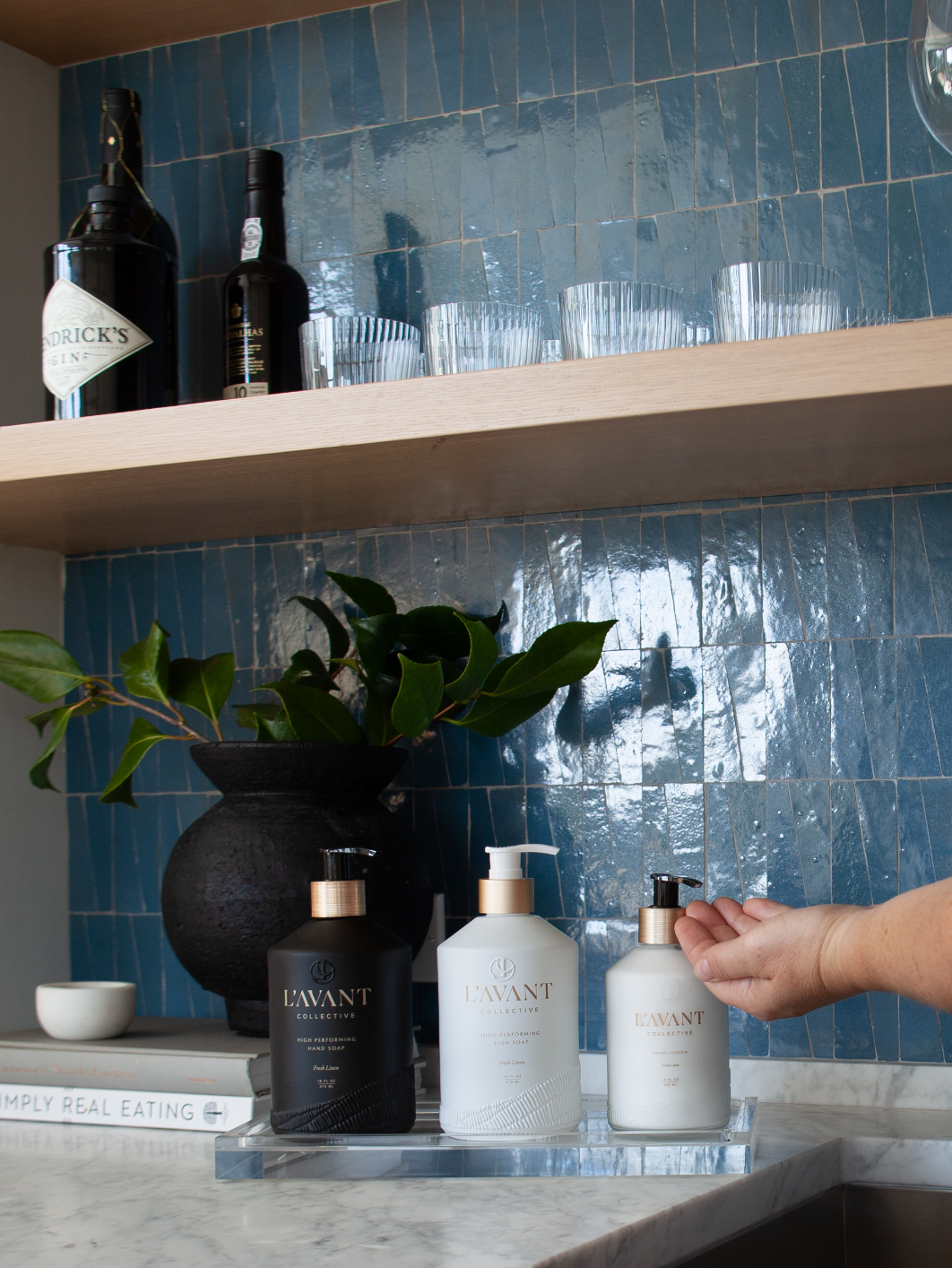 L'AVANT Collective - Wholesale Decorative Tray - Lucite Tray - Large1