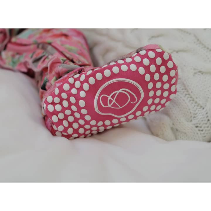 Footie une pièce à volants Isla's pour la vente par Snugabutter LLC