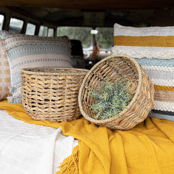 Foreside Home & Garden - Wholesale Basket - SALE - Nia Set 2 Hand Woven Baskets Water Hyacinth Seagrass