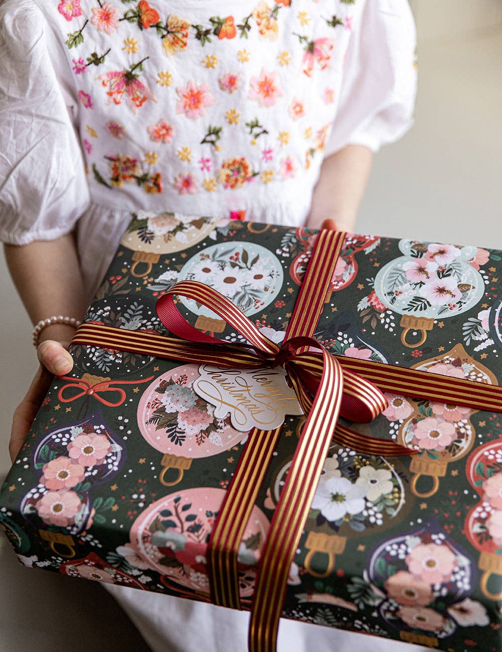 Bespoke Letterpress – Großhandel Band – Geschenke verpacken – Rotes Goldfolien-Geschenkband mit Streifen – 10 Meter10