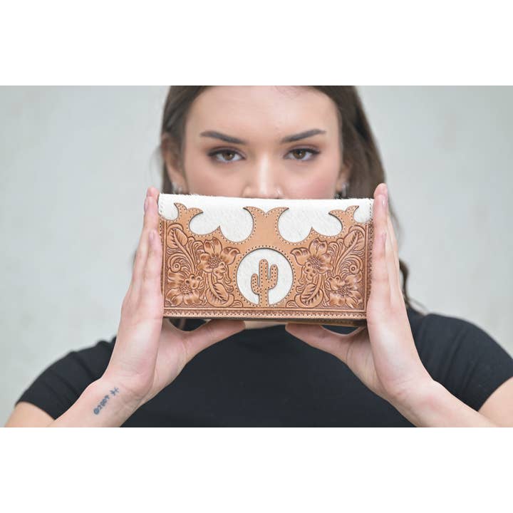 The Design Edge - Wholesale Wallet - Women's - Tooling Leather Slim Cowhide Wallet – Sandy (AW31)