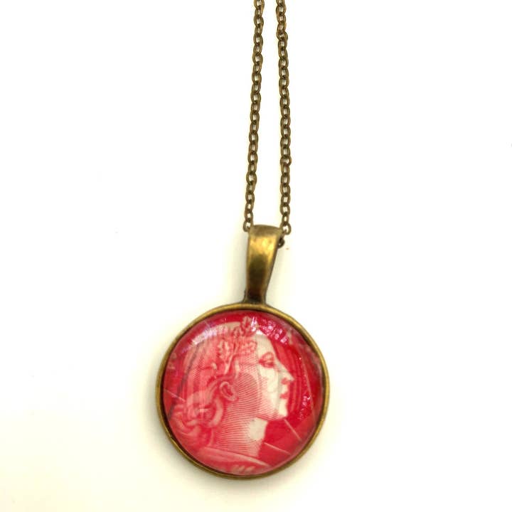 1955 Frankrike Frimärke Marianne - Frimärke Smycken - Vintage Frimärke Halsband - Antik Brons för wholesale av Postage Stamp Jewelry