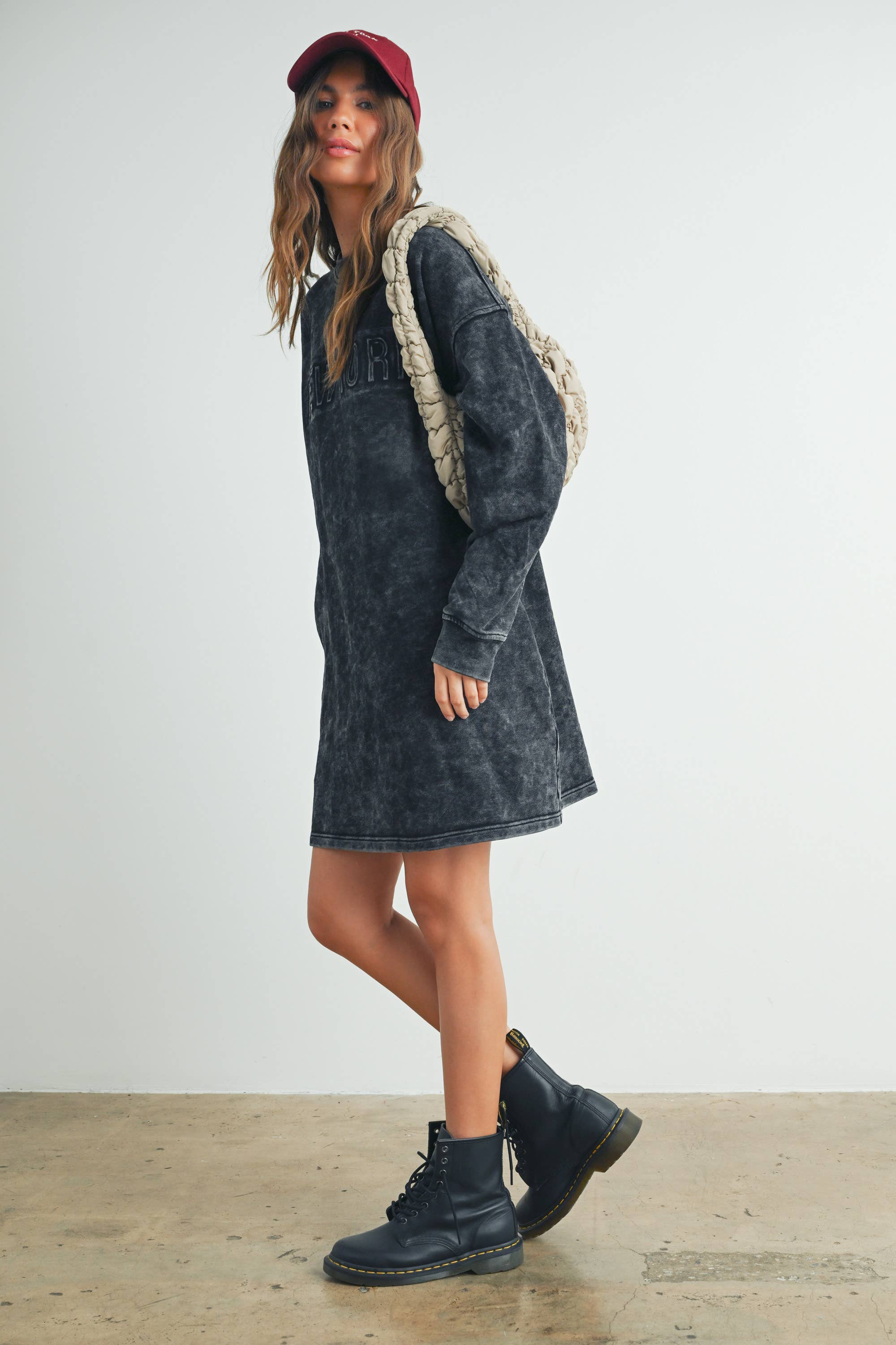 BUTTERMELON – Engroshandel Kjole - Dame – Lang acid wash sweatshirt-kjole - BMD75381