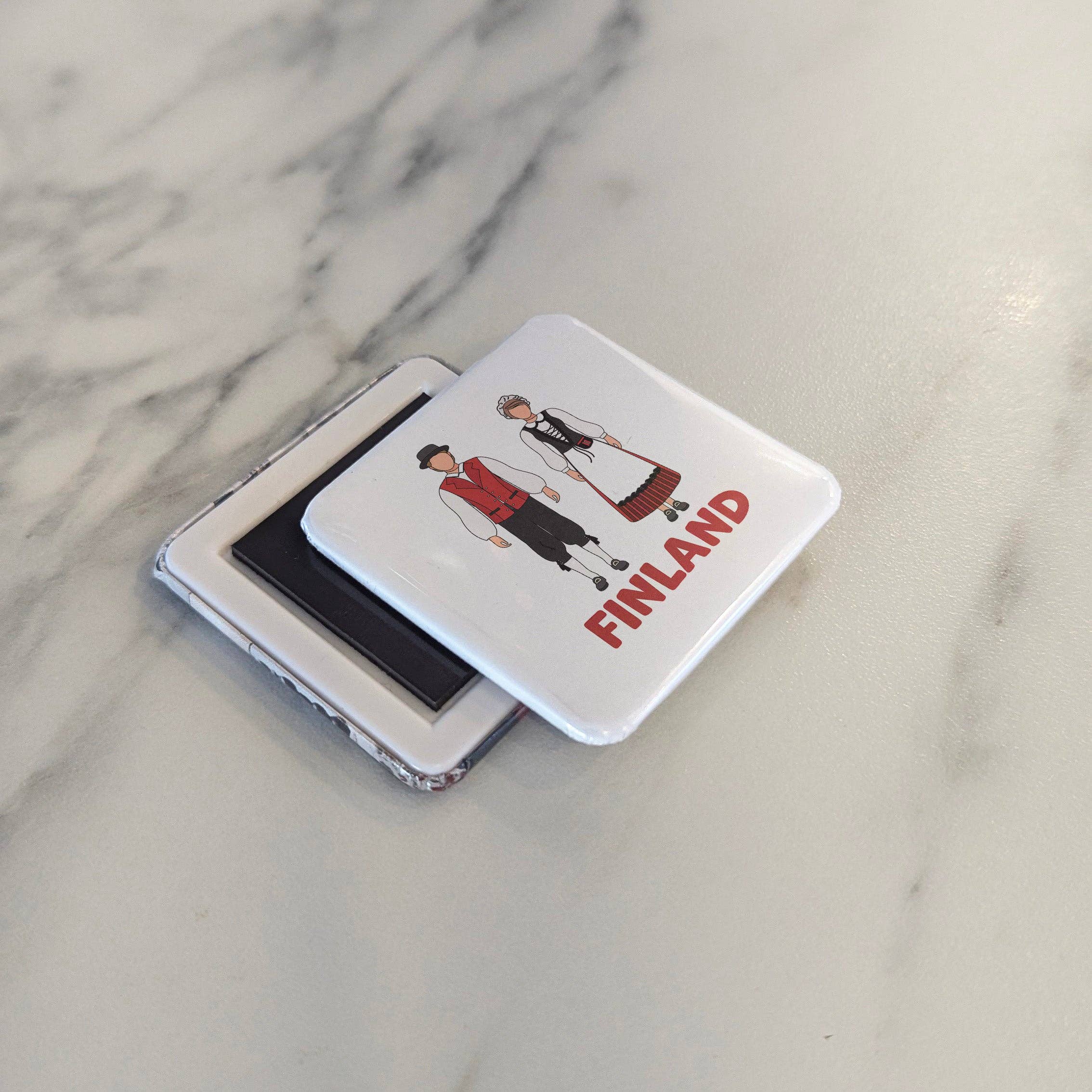 PhiloPerse – Íman por atacado – Íman de Frigorífico com Trajes Folclóricos da Finlândia3