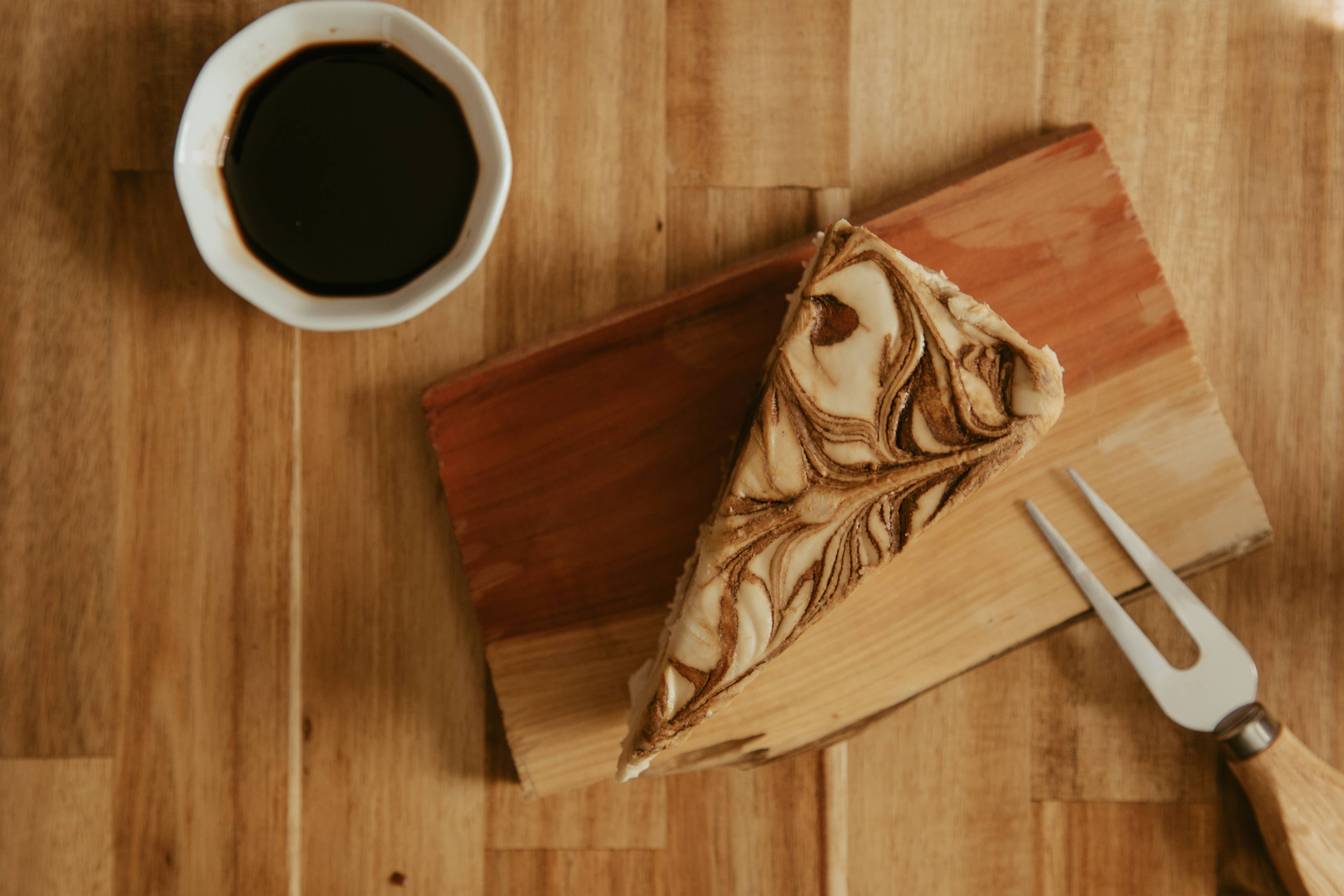 Darë Vegan Cheese - Wholesale Cheese - Balsamic Fig Plant-Based Cheese Wedge2